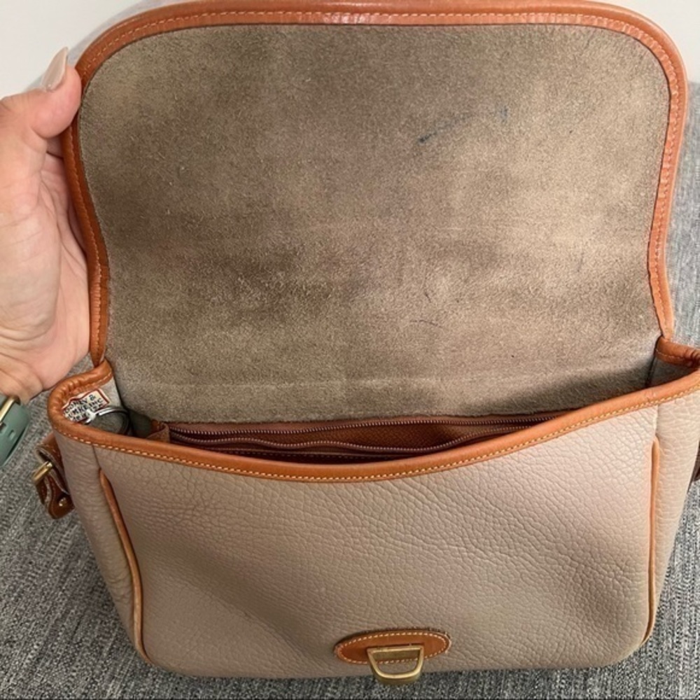 Dooney & Bourke | Vintage All Weather Pebbled Soft Leather Handbag - Picture 5 of 14